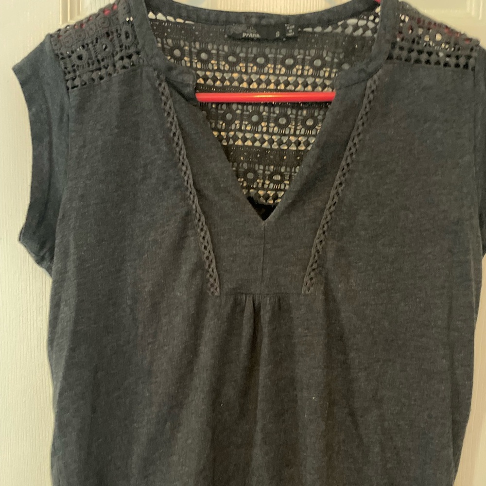 Prana women’s top size small with crocheted back